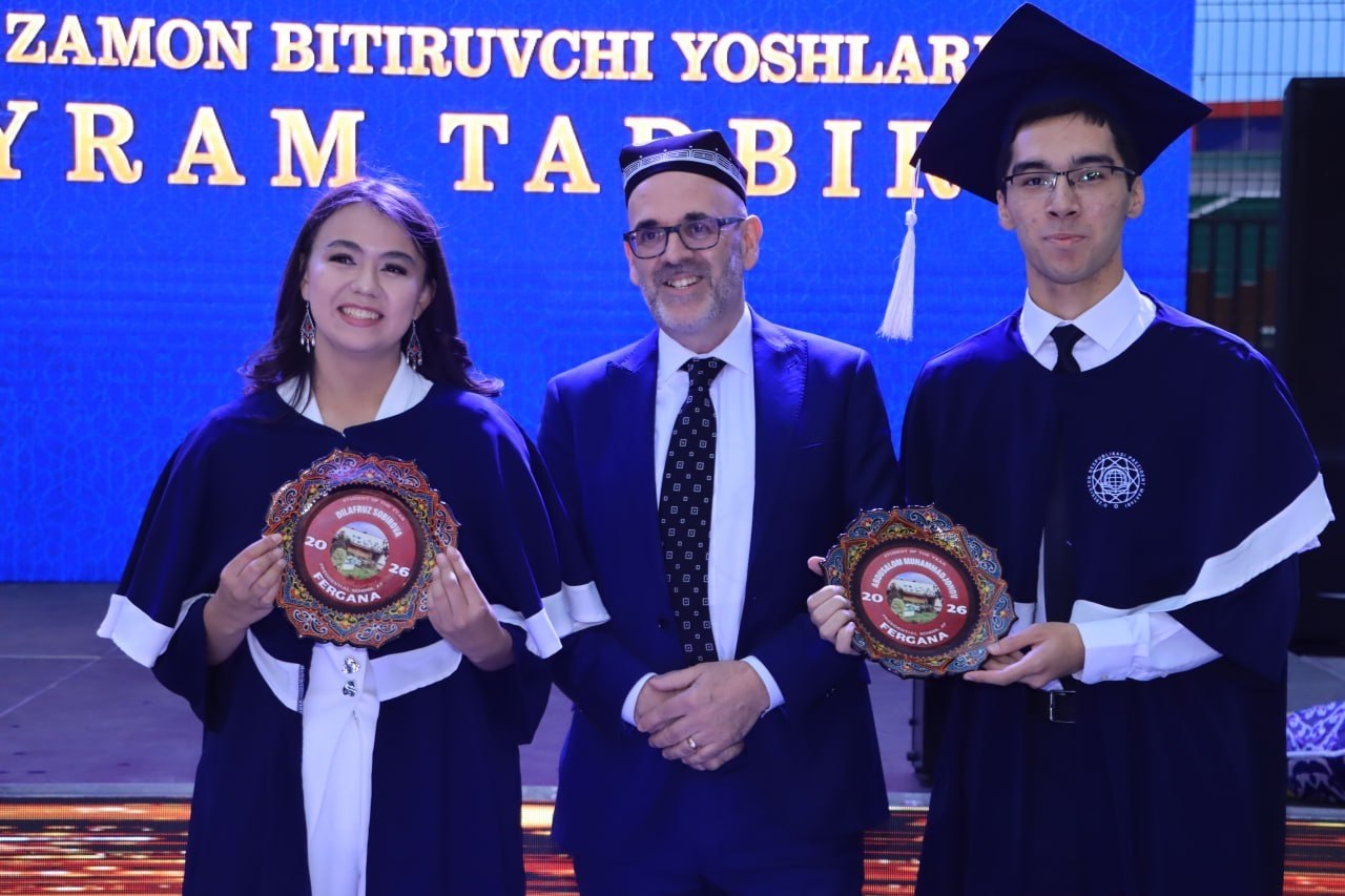 Farg'ona viloyati rahbariyati bitiruvchi yoshlarni So'nggi qo'ng'iroq bayrami bilan tabrikladi